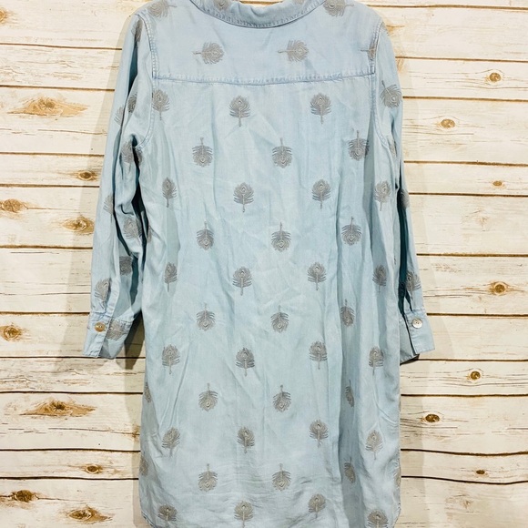 Surrounding v-neck longsleeve chambray tunic dress - Picture 4 of 5